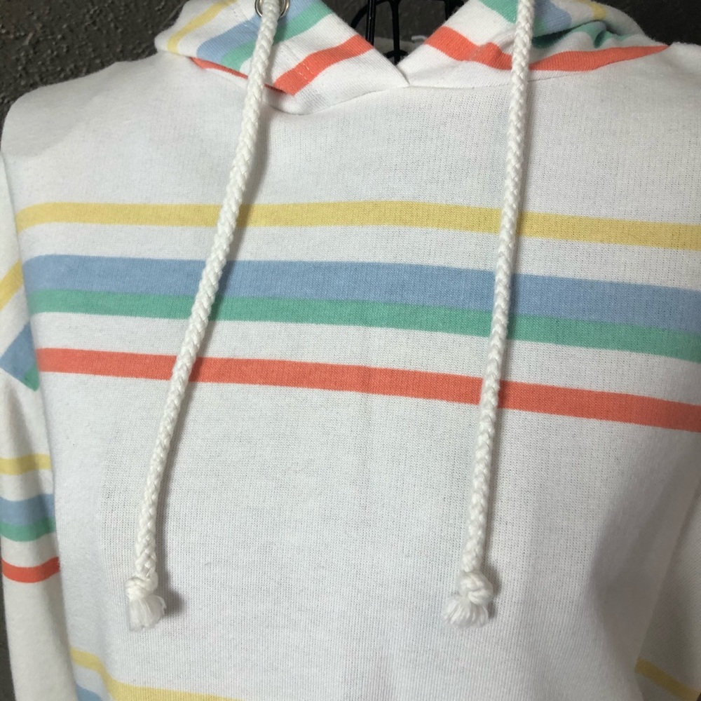 Tilly’s Light Hoodie - Picture 4 of 5